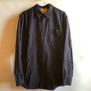 Weatherproof vintage men’s button down plaid shirt